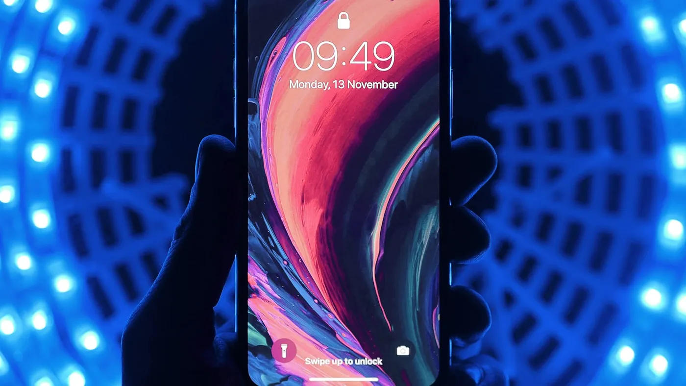Interfaccia di smartphone con una call to action mobile debole