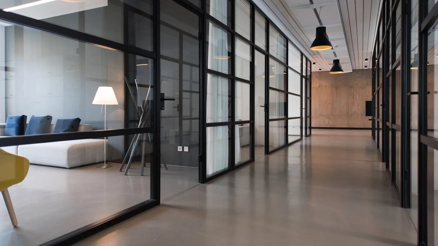 Kreatives Büro, in dem Website-Planung und Wachstum für Dienstleister entstehen